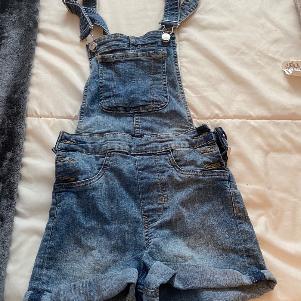blue denim overall shorts!